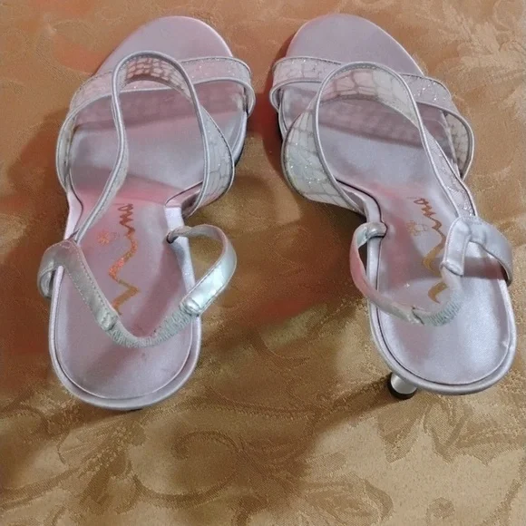 Nina Shoes Silver Strappy Heels - Picture 3 of 3
